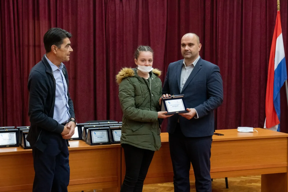 Priznanja Sportske zajednice grada Metkovića našim veslačima